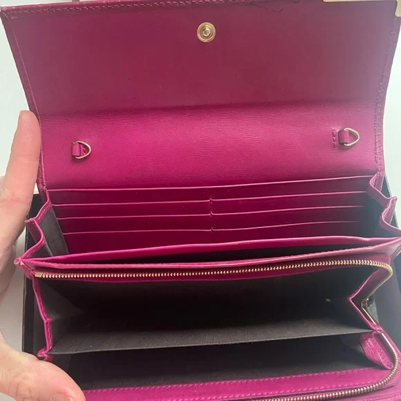Gucci Wallet Microguccissima Leather Chain color Fuchsia Pink limited Edition